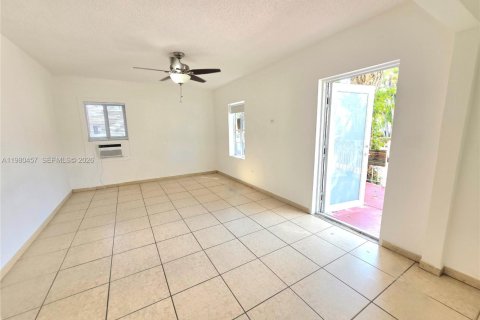 House in Miami Beach, Florida 1 bedroom № 2044021 - photo 7