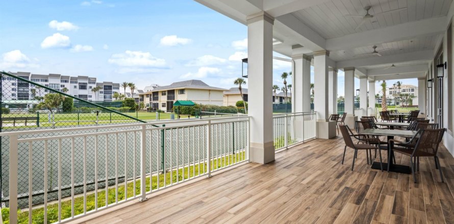 Condo in Fort Pierce, Florida, 1 bedroom № 1210233