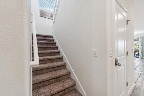 Casa en venta en Davenport, Florida, 6 dormitorios, 316.24 m2 № 1518500 - foto 22