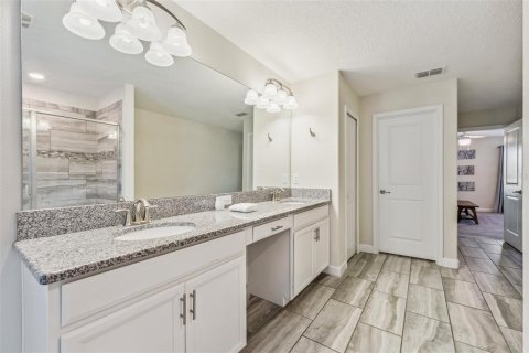 Casa en venta en Davenport, Florida, 6 dormitorios, 316.24 m2 № 1518500 - foto 28