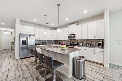 Casa en venta en Davenport, Florida, 6 dormitorios, 316.24 m2 № 1518500 - foto 8