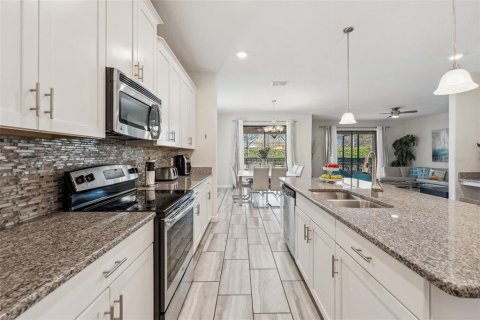 Casa en venta en Davenport, Florida, 6 dormitorios, 316.24 m2 № 1518500 - foto 10