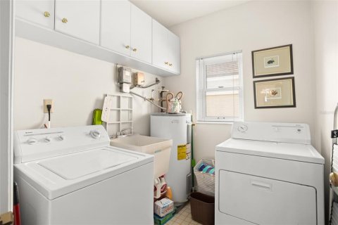 Condo in Orlando, Florida, 3 bedrooms  № 1569541 - photo 14