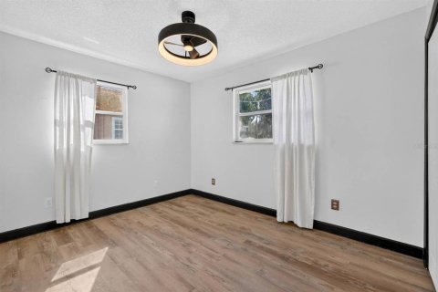Villa ou maison à vendre à Edgewater, Floride: 4 chambres, 147.25 m2 № 2409873 - photo 15