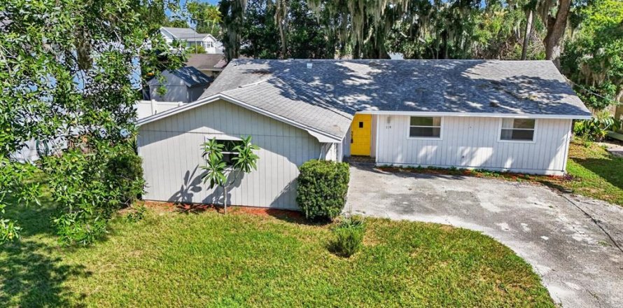 Villa ou maison à Edgewater, Floride 4 chambres, 147.25 m2 № 2409873