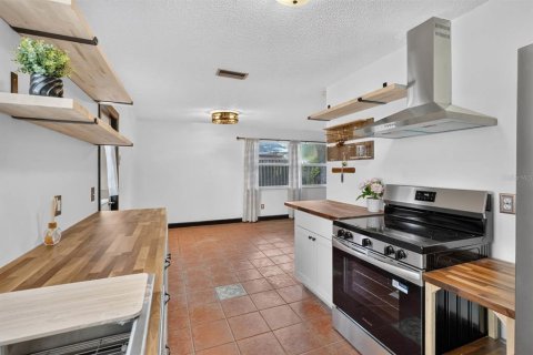 Villa ou maison à vendre à Edgewater, Floride: 4 chambres, 147.25 m2 № 2409873 - photo 9