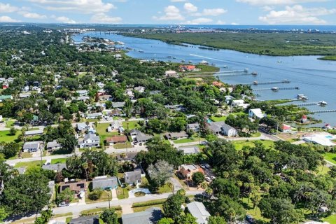 Villa ou maison à vendre à Edgewater, Floride: 4 chambres, 147.25 m2 № 2409873 - photo 3