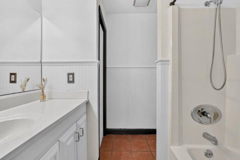 Villa ou maison à vendre à Edgewater, Floride: 4 chambres, 147.25 m2 № 2409873 - photo 12