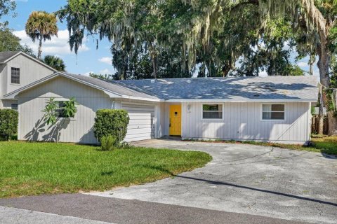 Villa ou maison à vendre à Edgewater, Floride: 4 chambres, 147.25 m2 № 2409873 - photo 2