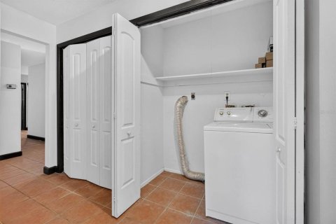 Villa ou maison à vendre à Edgewater, Floride: 4 chambres, 147.25 m2 № 2409873 - photo 19