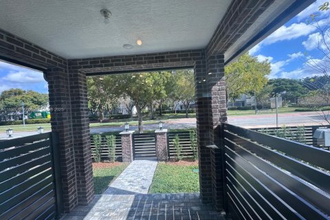 Townhouse in Plantation, Florida 3 bedrooms, 153.38 sq.m. № 1823759 - photo 9