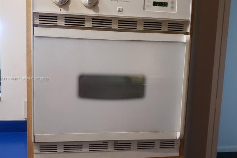 Снять в аренду кондоминиум в Майами, Флорида 2 спальни, 132.66м2, № 1989579 - фото 9