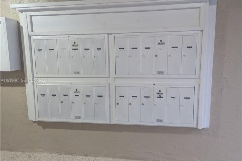 Condominio en alquiler en Miami, Florida, 2 dormitorios, 132.66 m2 № 1989579 - foto 15