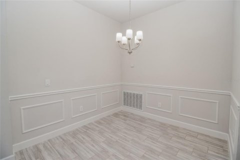 House in Auburndale, Florida 4 bedrooms, 204.38 sq.m. № 1913088 - photo 5