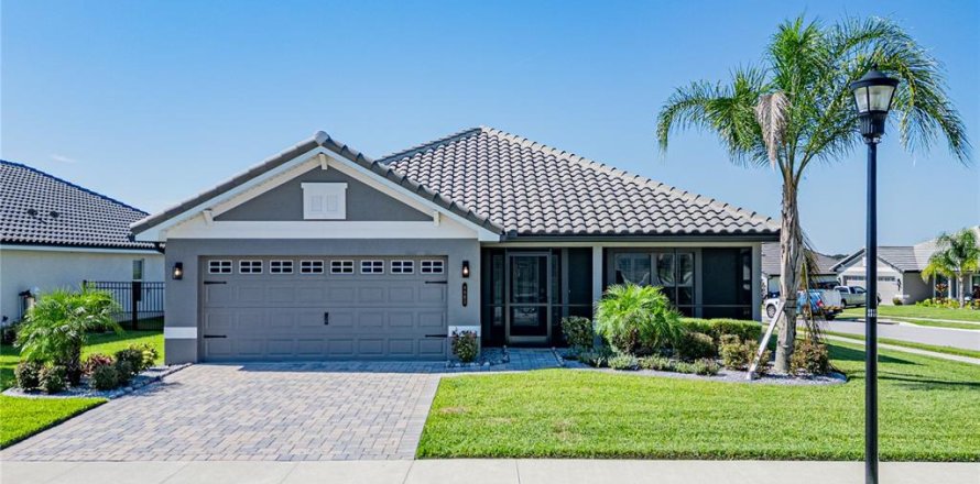 Casa en Auburndale, Florida 4 dormitorios, 204.38 m2 № 1913088