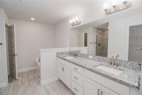 House in Auburndale, Florida 4 bedrooms, 204.38 sq.m. № 1913088 - photo 18