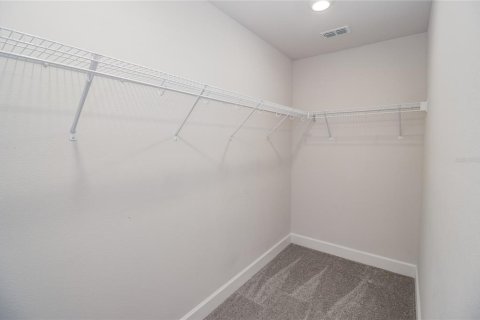 House in Auburndale, Florida 4 bedrooms, 204.38 sq.m. № 1913088 - photo 26