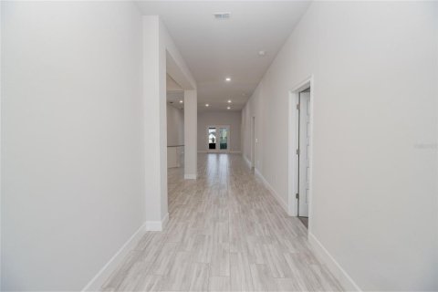 House in Auburndale, Florida 4 bedrooms, 204.38 sq.m. № 1913088 - photo 3