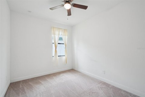 House in Seffner, Florida 3 bedrooms, 193.24 sq.m. № 1898415 - photo 25