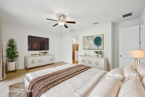 House in Seffner, Florida 3 bedrooms, 193.24 sq.m. № 1898415 - photo 17
