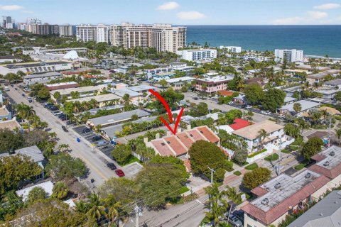 House in Lauderdale-by-the-Sea, Florida 5 bedrooms, 285.02 sq.m. № 2390069 - photo 14