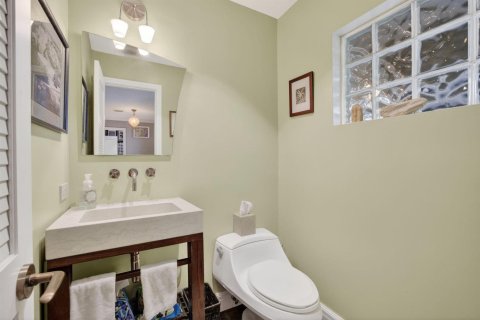 House in Lauderdale-by-the-Sea, Florida 5 bedrooms, 285.02 sq.m. № 2390069 - photo 19