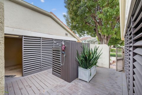 House in Lauderdale-by-the-Sea, Florida 5 bedrooms, 285.02 sq.m. № 2390069 - photo 4
