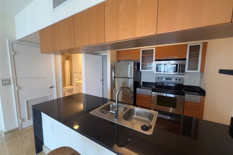 Снять в аренду кондоминиум в Майами, Флорида 1 спальня, 73.49м2, № 2005530 - фото 3