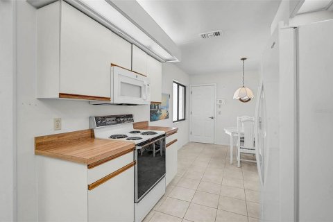 Copropriété à vendre à Sarasota, Floride: 2 chambres, 115.94 m2 № 2093558 - photo 5