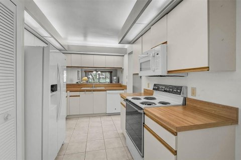 Copropriété à vendre à Sarasota, Floride: 2 chambres, 115.94 m2 № 2093558 - photo 4
