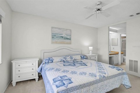 Copropriété à vendre à Sarasota, Floride: 2 chambres, 115.94 m2 № 2093558 - photo 13