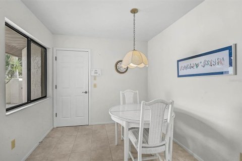 Copropriété à vendre à Sarasota, Floride: 2 chambres, 115.94 m2 № 2093558 - photo 8