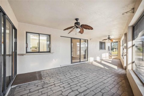 House in Port Charlotte, Florida 3 bedrooms, 161.93 sq.m. № 1537147 - photo 29