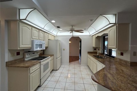 House in Port Charlotte, Florida 3 bedrooms, 161.93 sq.m. № 1537147 - photo 8