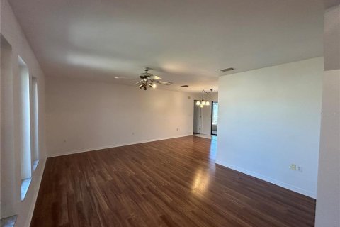 House in Port Charlotte, Florida 3 bedrooms, 161.93 sq.m. № 1537147 - photo 9