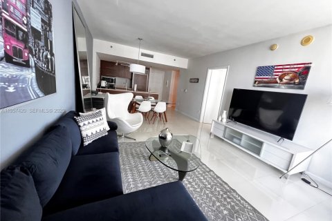 Condominio en venta en Miami, Florida, 1 dormitorio, 75.81 m2 № 2011436 - foto 9