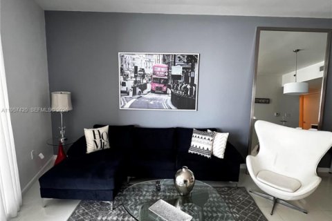 Condominio en venta en Miami, Florida, 1 dormitorio, 75.81 m2 № 2011436 - foto 8