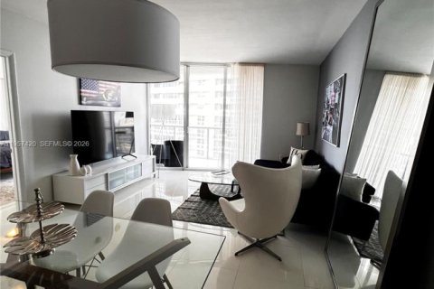 Condominio en venta en Miami, Florida, 1 dormitorio, 75.81 m2 № 2011436 - foto 6