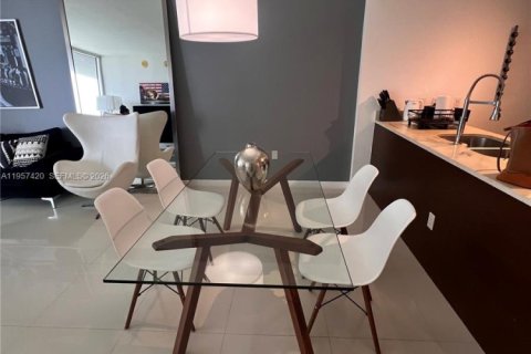 Condominio en venta en Miami, Florida, 1 dormitorio, 75.81 m2 № 2011436 - foto 7