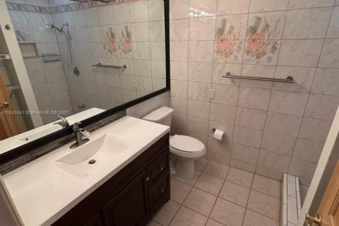 Villa ou maison à vendre à Miami, Floride: 5 chambres, 295.43 m2 № 2035306 - photo 30