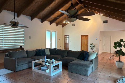 Villa ou maison à vendre à Miami, Floride: 5 chambres, 295.43 m2 № 2035306 - photo 14