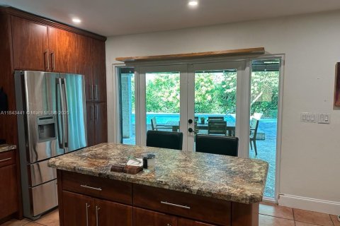 Villa ou maison à vendre à Miami, Floride: 5 chambres, 295.43 m2 № 2035306 - photo 18