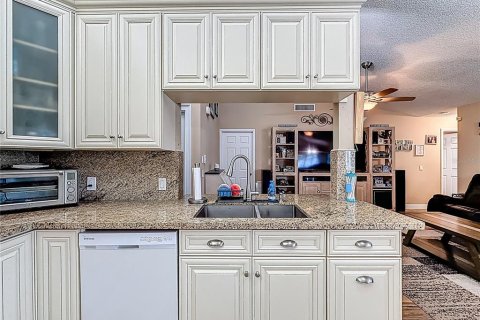 House in Wellington, Florida 4 bedrooms, 204.38 sq.m. № 1881403 - photo 21