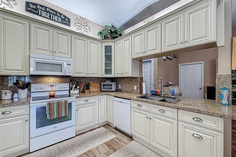 House in Wellington, Florida 4 bedrooms, 204.38 sq.m. № 1881403 - photo 22