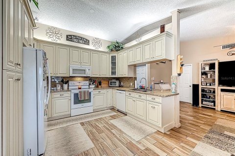 House in Wellington, Florida 4 bedrooms, 204.38 sq.m. № 1881403 - photo 18