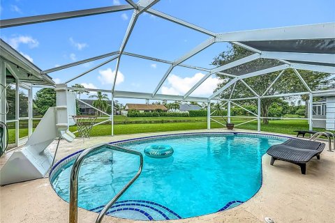 House in Wellington, Florida 4 bedrooms, 204.38 sq.m. № 1881403 - photo 3
