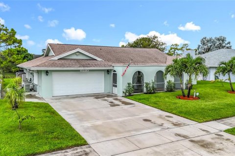 House in Wellington, Florida 4 bedrooms, 204.38 sq.m. № 1881403 - photo 6