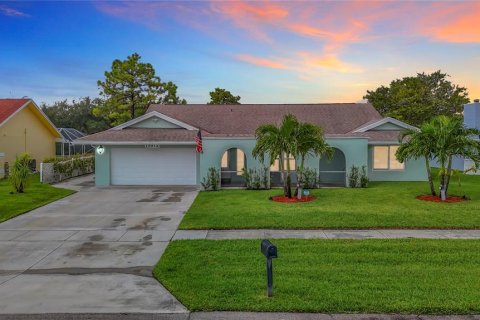 House in Wellington, Florida 4 bedrooms, 204.38 sq.m. № 1881403 - photo 1
