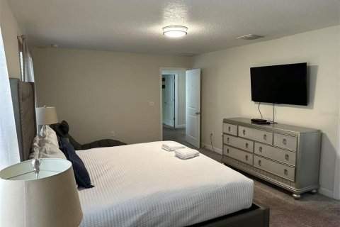 House in Davenport, Florida 6 bedrooms, 310.2 sq.m. № 1588737 - photo 27
