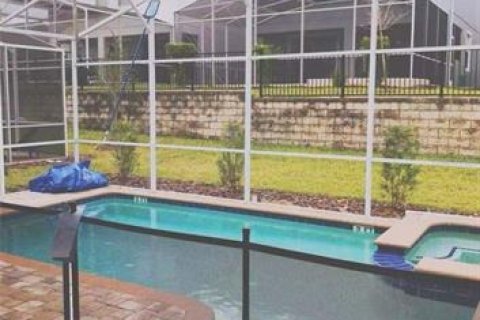 House in Davenport, Florida 6 bedrooms, 310.2 sq.m. № 1588737 - photo 16